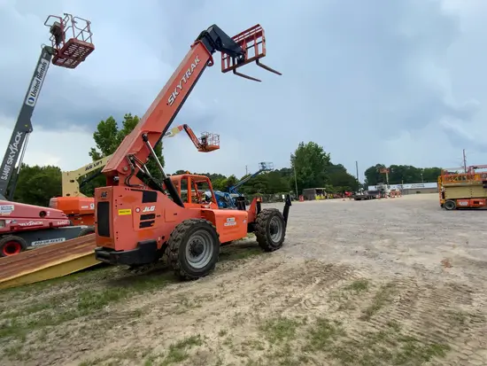 2016 SKYTRAK 10042 Forklift