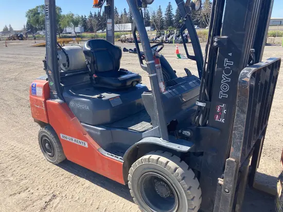 2017 Toyota 8FGU25 Warehouse Forklift