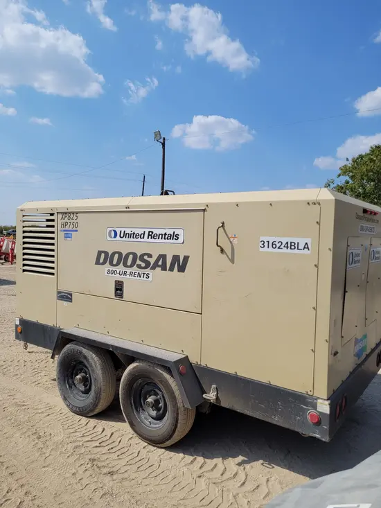 2016 Doosan XP825/HP750WCU Air Compressor