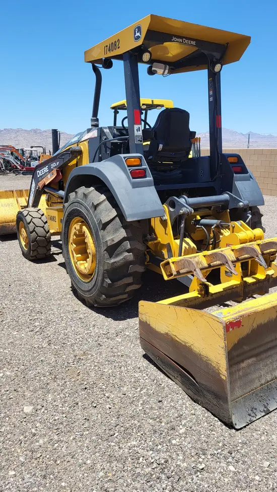 2016 John Deere 210L EP Wheel Loader