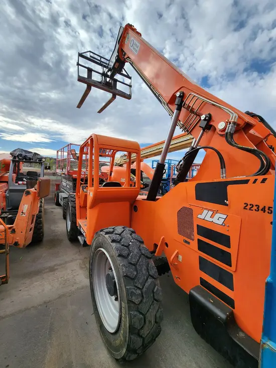 2019 SKYTRAK 6036 Forklift