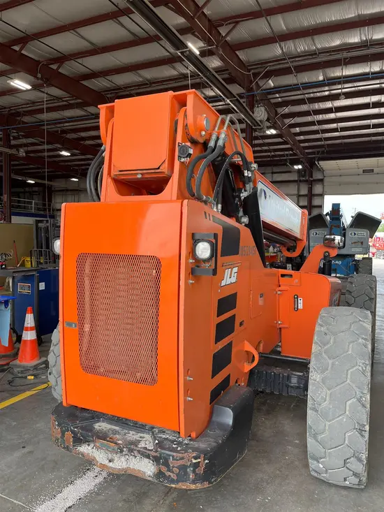 2017 SKYTRAK 6042 Forklift