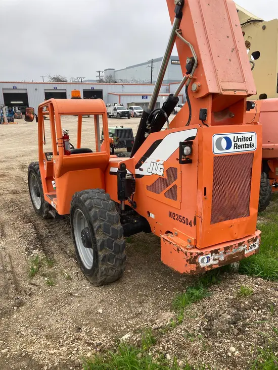2014 SKYTRAK 8042 Forklift