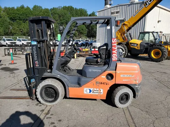 2016 Toyota 8FGU30 Warehouse Forklift