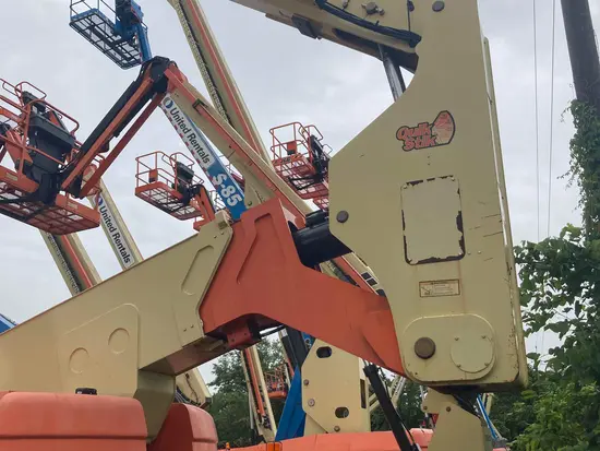 2013 JLG 800A Articulating Boom Lift