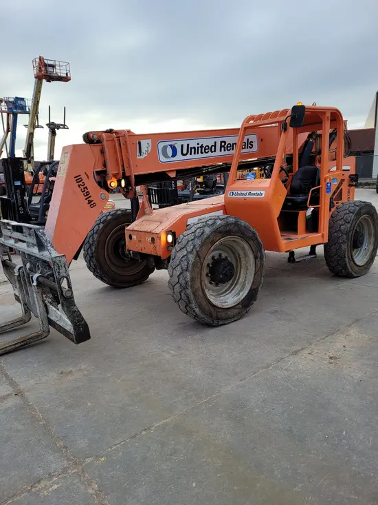 2014 SKYTRAK 6042 Forklift
