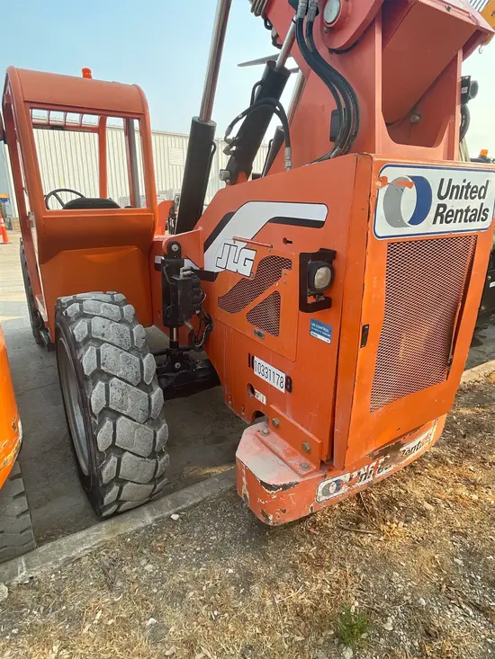 2014 SKYTRAK 6042 Forklift