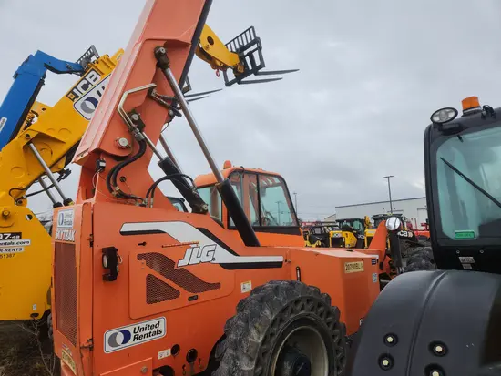 2015 SKYTRAK 6042 Forklift