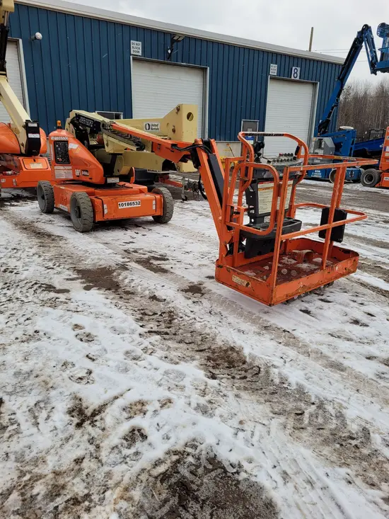 2013 JLG E450AJ Articulating Boom Lift