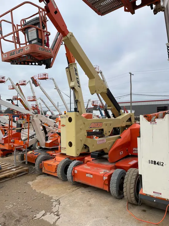 2013 JLG E400AN Articulating Boom Lift