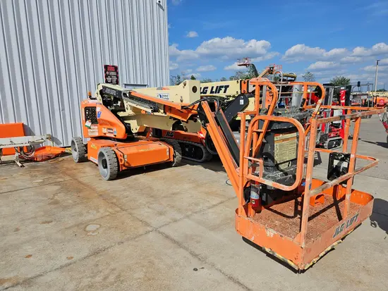 2016 JLG E450AJ Articulating Boom Lift