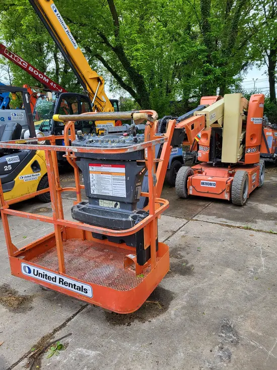 2014 JLG E300AJP Articulating Boom Lift