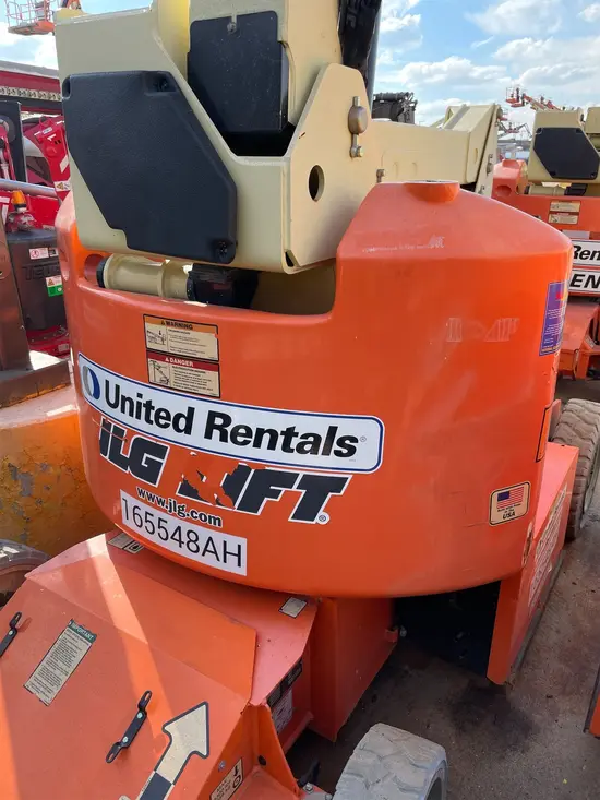 2016 JLG E400AJPN Articulating Boom Lift