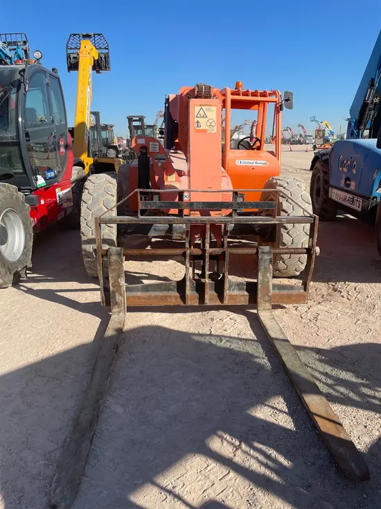 2015 SKYTRAK 8042 Forklift