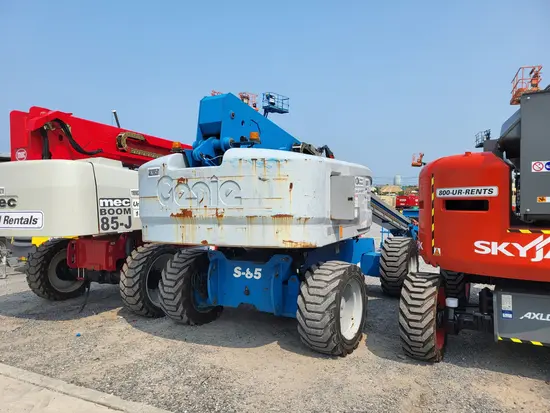 2015 Genie S-85 Boom Lift
