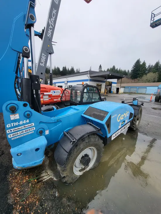 2016 Genie GTH-844 Forklift