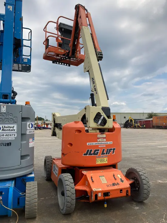2014 JLG E450AJ Articulating Boom Lift