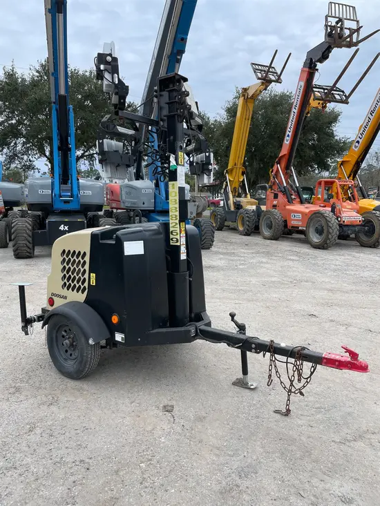 2019 Doosan LCVWKUB Towable Light Tower