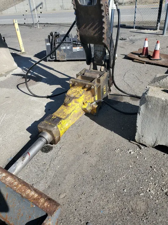 2017 Atlas Copco SB 452 Attachment