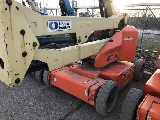 2013 JLG E450AJ Articulating Boom Lift
