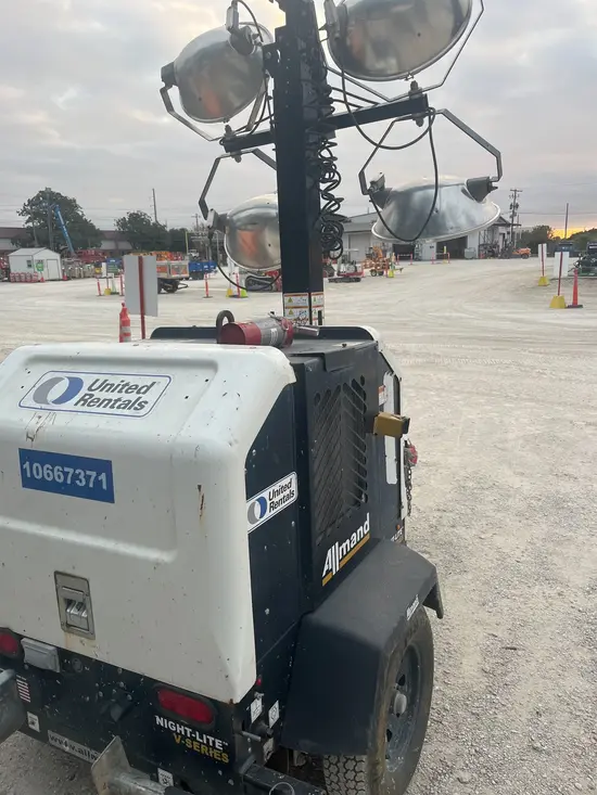 2017 Allmand NIGHT-LITE PRO Towable Light Tower