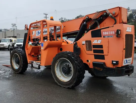 2017 SKYTRAK 8042 Forklift
