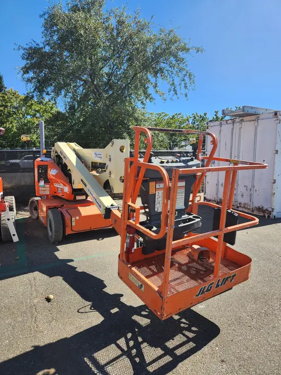 2016 JLG E400AN Articulating Boom Lift