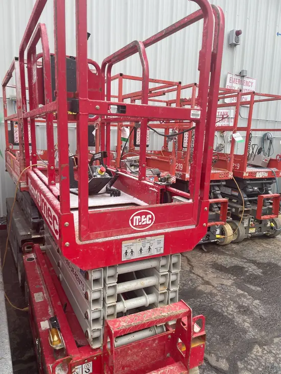 2018 MEC MICRO 19 Scissor Lift