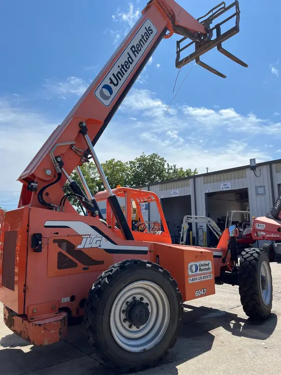 2014 SKYTRAK 6042 Forklift