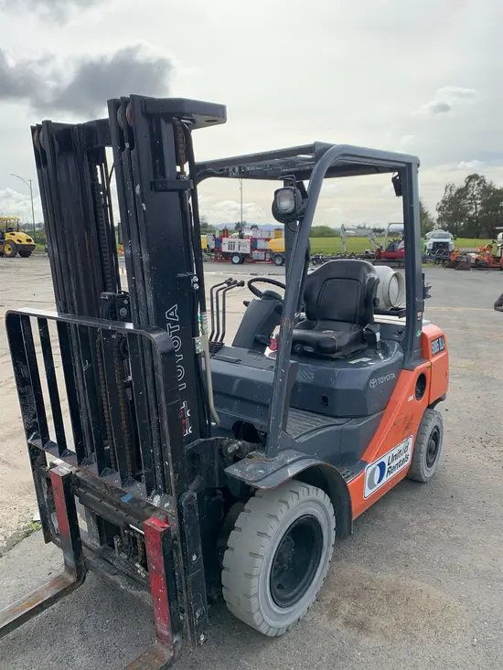 2017 Toyota 8FGU25 Warehouse Forklift