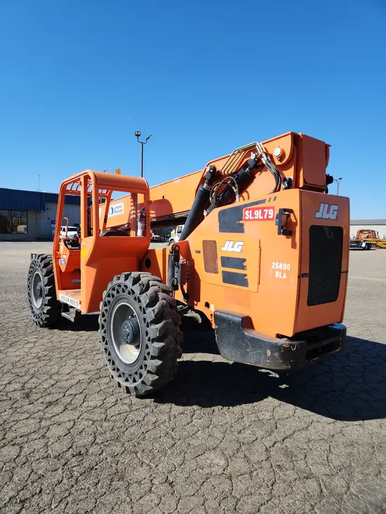 2015 SKYTRAK 8042 Forklift