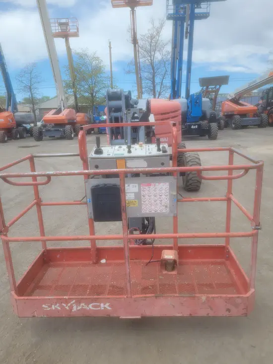 2014 Skyjack SJ46AJ Articulating Boom Lift