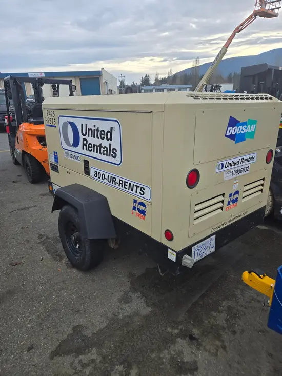 2019 Doosan P425/HP375EXT4I Air Compressor