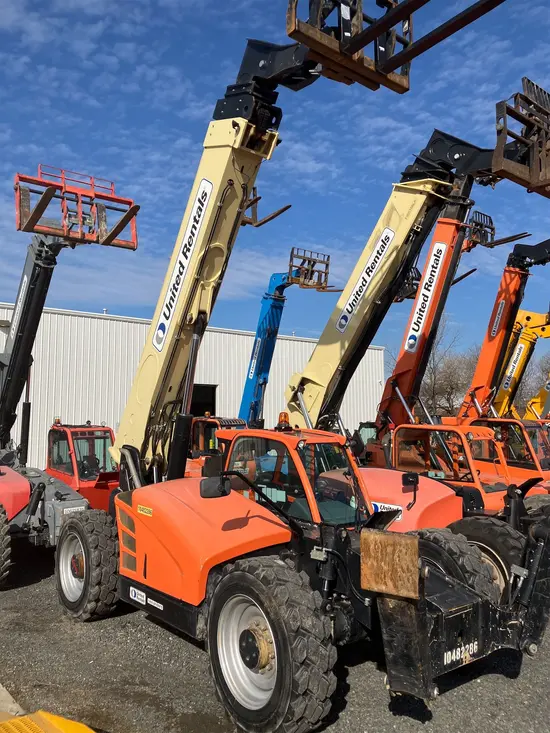 2016 JLG 1055 Forklift