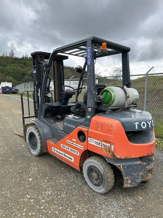 2018 Toyota 8FGU25 Warehouse Forklift