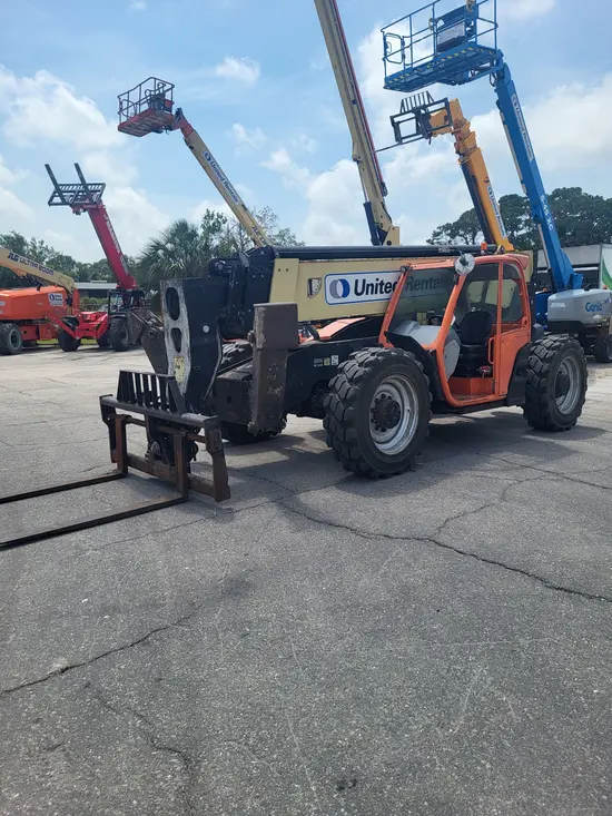 2016 JLG 1055 Forklift