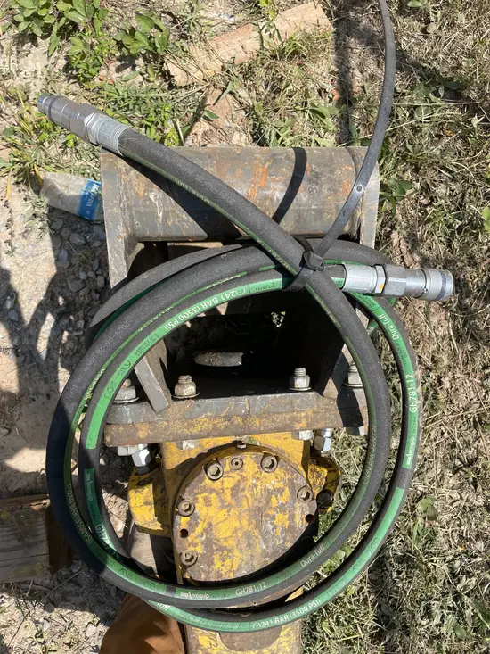 2016 Atlas Copco SB 452 Attachment