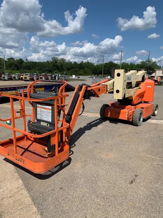 2014 JLG E400AJPN Articulating Boom Lift