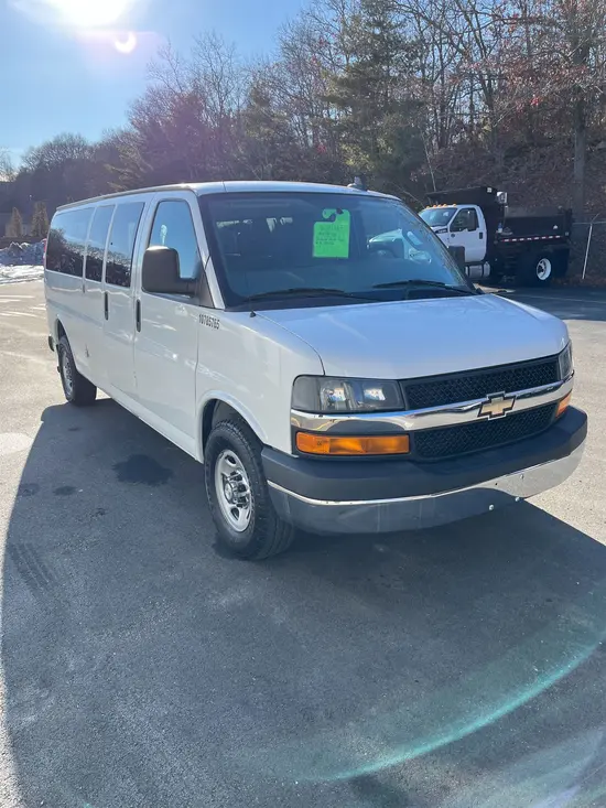 2017 CHEVROLET 3500EXTLTGRWD Vehicle