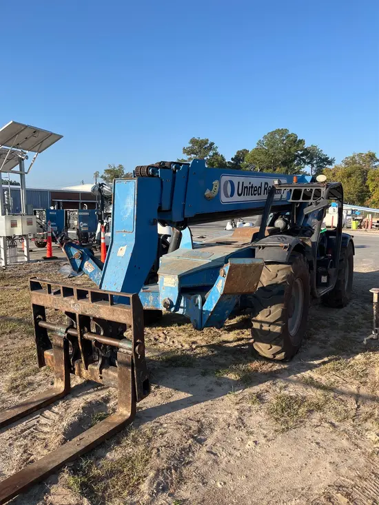 2015 Genie GTH-1056 Forklift