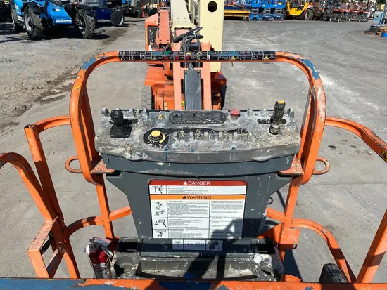 2013 JLG E400AJPN Articulating Boom Lift