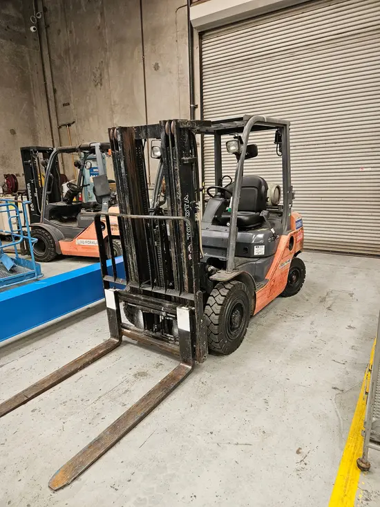 2016 Toyota 8FGU25 Warehouse Forklift