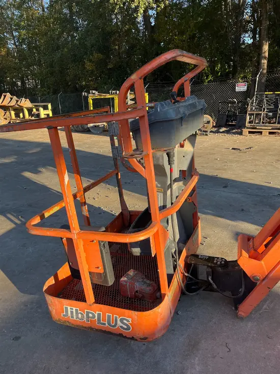 2012 JLG E300AJP Articulating Boom Lift