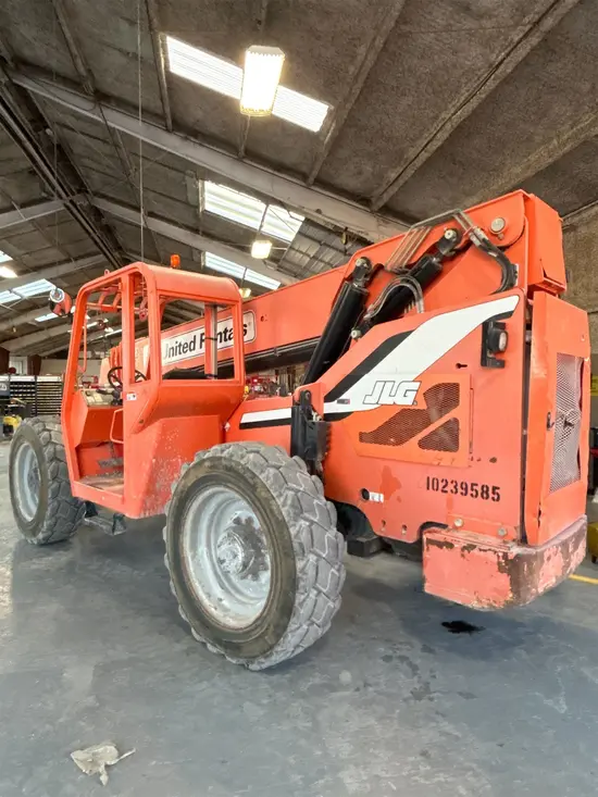 2014 SKYTRAK 8042 Forklift