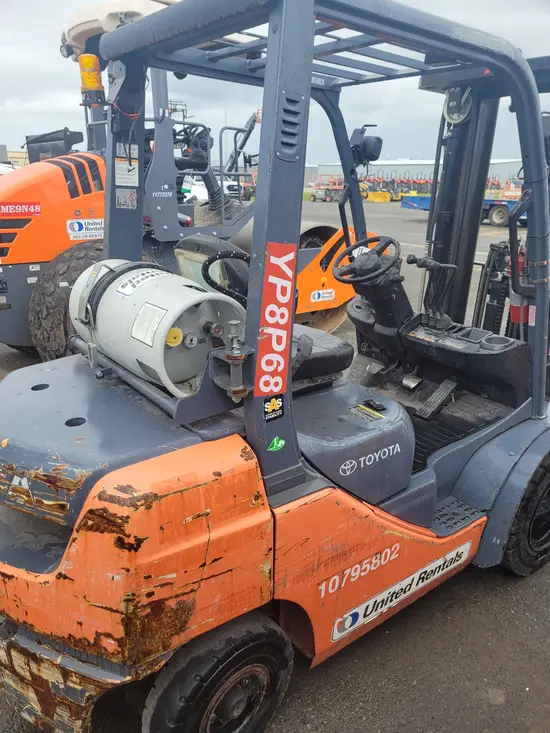 2018 Toyota 8FGU25 Warehouse Forklift