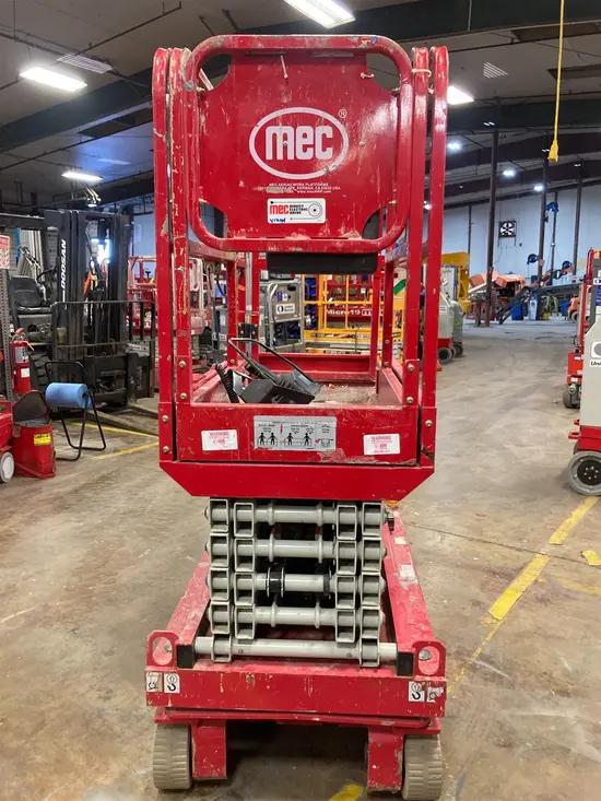 2018 MEC MICRO 19 Scissor Lift