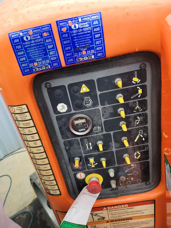 2016 JLG E400AJPN Articulating Boom Lift