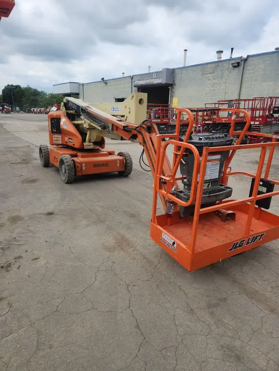 2013 JLG E450AJ Articulating Boom Lift