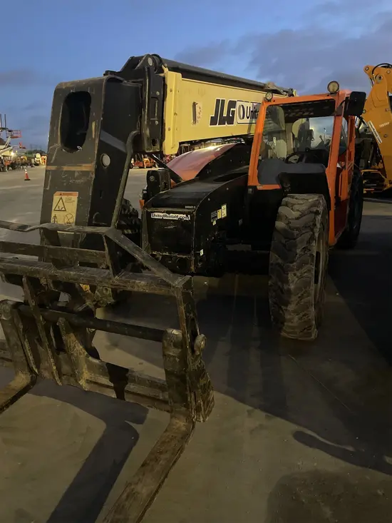 2017 JLG 943 Forklift