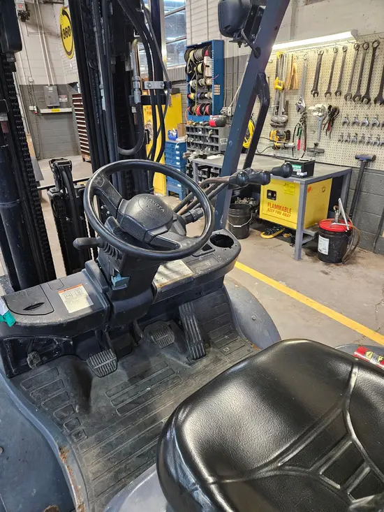 2017 Toyota 8FDU30 Warehouse Forklift